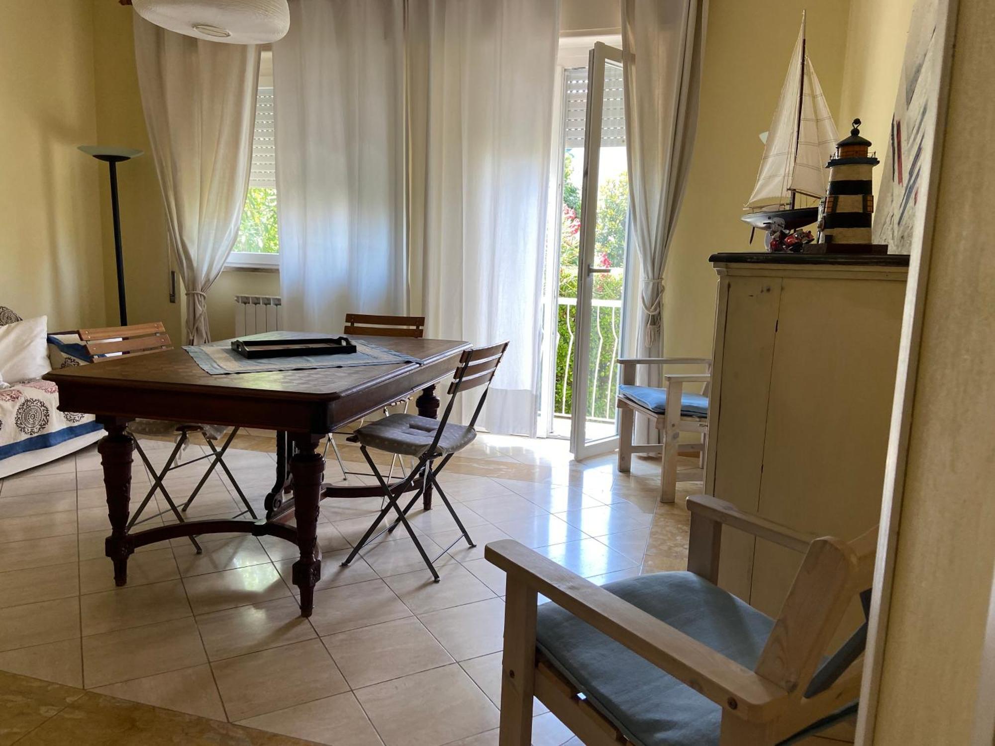 Appartamento Stella Marina A Due Passi Dal Mare E Dal Centro Marina Di Carrara Bagian luar foto
